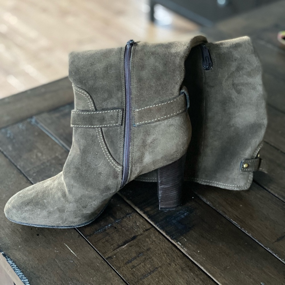 COACH SUEDE ROBYN HEELED BOOT  SZ 8 - Picture 2 of 5
